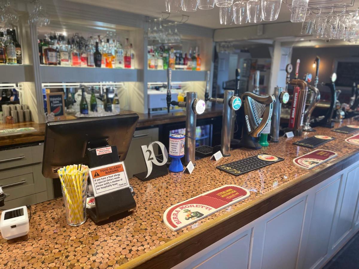 The Railway Inn Rise Luaran gambar